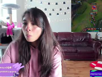 webcam girl violetttflowers image #4671323