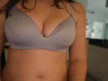 webcam girl cozyvibez image #3890549
