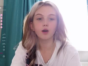 webcam girl small_blondee image #5248141