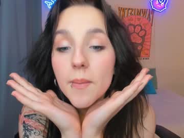 webcam girl vivian_qwerty image #6833392