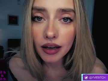 webcam girl _yvie_ image #4297548