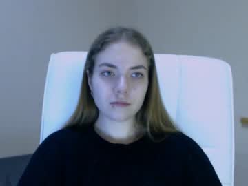 webcam girl zoey_deuttch image #3682084