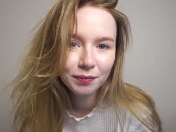 webcam girl moon_milking image #5764727