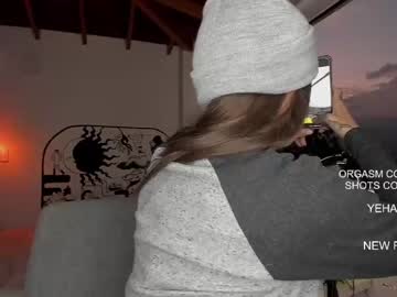 webcam girl lonelly_lolly98 image #3688348