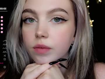 webcam girl small_blondee image #4991473