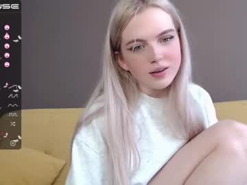 webcam girl small_blondee image #1564869