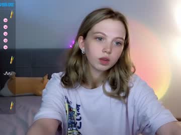 webcam girl small_blondee image #4639265