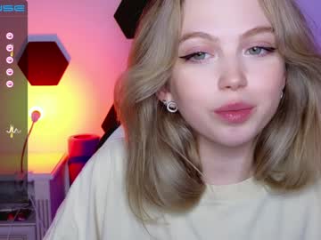 webcam girl small_blondee image #4632559
