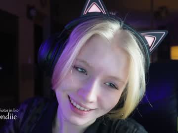webcam girl bestblondiiecb image #3841232