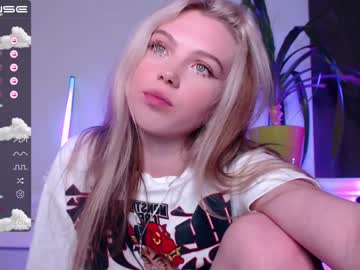 webcam girl small_blondee image #2558619