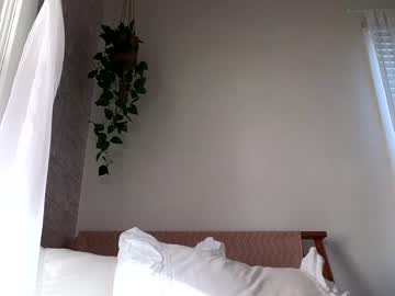 webcam girl littlegreekflower image #6125945