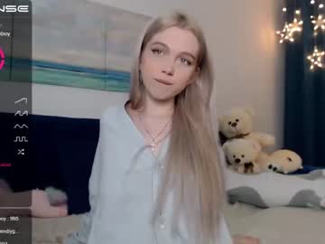 webcam girl small_blondee image #1402690