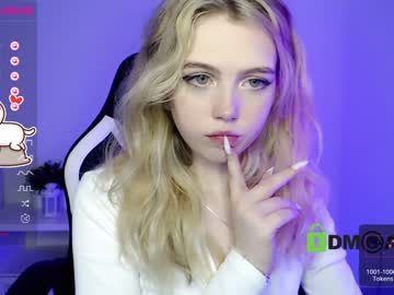 webcam girl small_blondee image #3609328