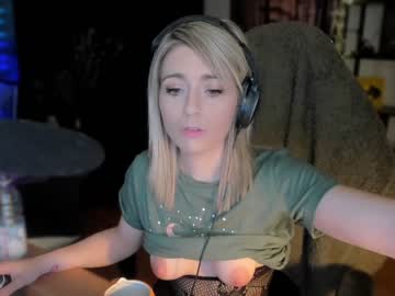 webcam girl kimilee22 image #4684206