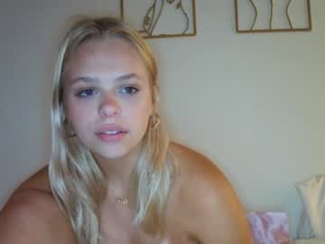 webcam girl cindyloulou1 image #4085011