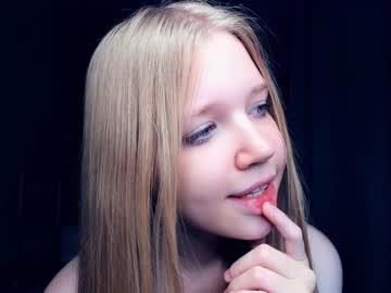 webcam girl hug_honestly image #5787719