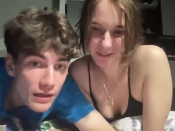 webcam couple sweetieskitties image #5127945