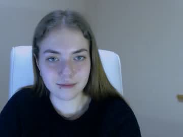 webcam girl zoey_deuttch image #3681161