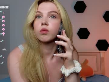 webcam girl small_blondee image #4488875