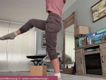 webcam girl bloomyogi image #1236131
