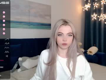 webcam girl small_blondee image #1468636