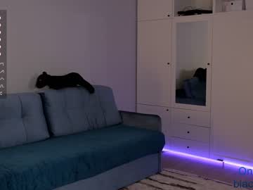 webcam girl _blackbee_ image #1747982