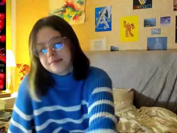 webcam girl nessaa_moree image #3735990