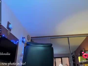 webcam girl bestblondiiecb image #3093165