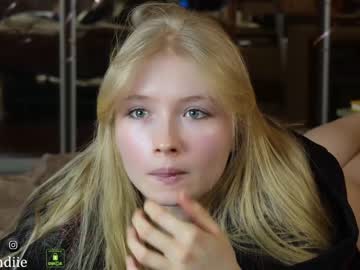 webcam girl bestblondiiecb image #6312578
