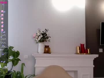 webcam girl small_blondee image #1824538