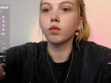 webcam girl small_blondee image #4496020