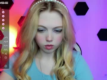 webcam girl small_blondee image #3965722