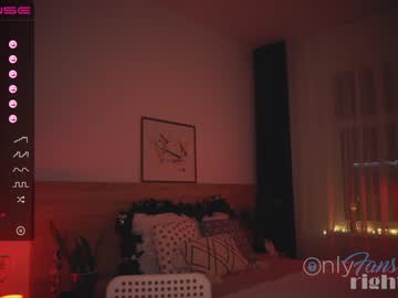 webcam girl purelovecult image #771441