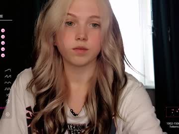 webcam girl small_blondee image #5248061