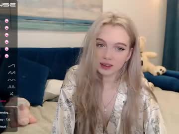 webcam girl small_blondee image #1389190