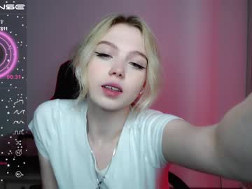 webcam girl small_blondee image #3811082