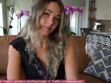 webcam girl bloomyogi image #1266073