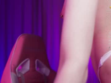 webcam girl holliwould_ image #6850599