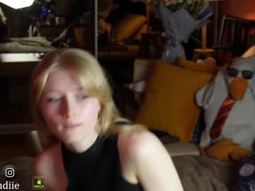 webcam girl bestblondiiecb image #6765702