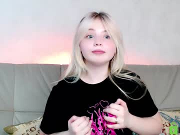webcam girl shy_blondiee image #3656332