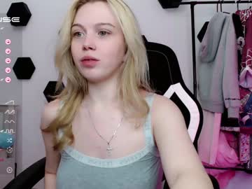 webcam girl small_blondee image #4317712