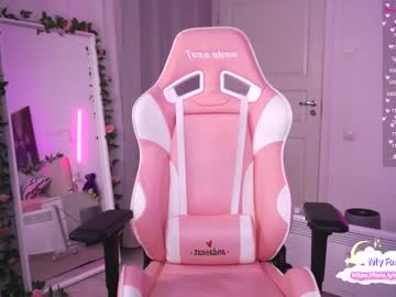webcam girl holliwould_ image #2731128