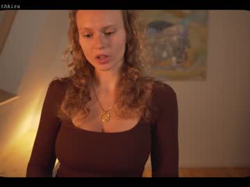 webcam girl chillwithkira image #1832803