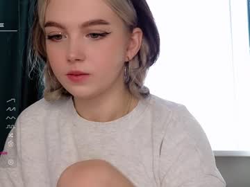webcam girl small_blondee image #5411888