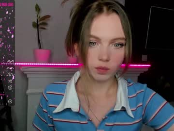 webcam girl small_blondee image #2736148