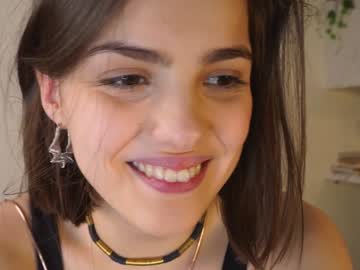 webcam girl emiliacourtney image #6414749
