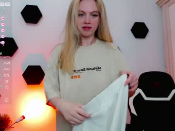 webcam girl small_blondee image #3874952