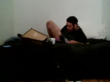 webcam man pantslesstraveler_plt image #6003143