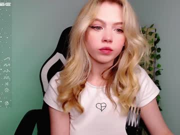 webcam girl small_blondee image #3847488