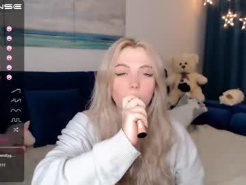 webcam girl small_blondee image #1431922